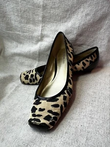 Bandolino Womens Animal Print Satin /Blk Patent Ballet Style Flat Shoe Sz9M Used - Picture 1 of 17