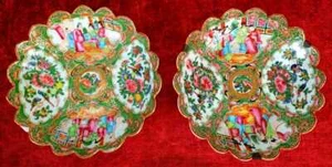 PAIRE DE ASSIETTES DE CANTON. FAMILLE ROSE. PORCELAINE. CHINE. XIXÈME SIÈCLE - Picture 1 of 1