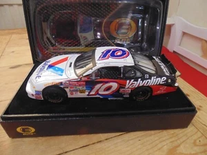 NASCAR Johnny Benson Valvoline Grand Prix Elite Limited Edition - Picture 1 of 12