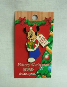 DISNEY PIN CHRISTMAS STOCKING COLLECTION MINNIE MOUSE 2005 LE 2000 - Picture 1 of 1
