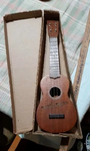 Duke Kahanamoku Made In HAWAII - 70s Era Mahogany Soprano Ukulele In BOX - Picture 1 of 14