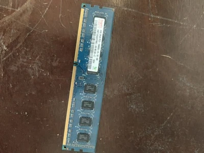 RAM Hynix 2 GB 2Rx8 Foto 1 de 4
