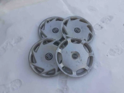 Tapacubos VOLVO V70 I LV 6819707 1125 6819707 2.50 Diesel 103kw 1998 17220798 Foto 1 de 4