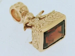 P050- Colgante FOB Detallado Genuino Oro Rosa 9ct Grabado Natural Granate Sello - Imagen 1 de 3