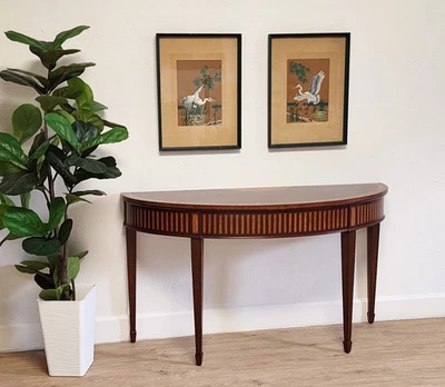 Mesa Consola Ethan Allen Demilune-Mesa de Entrada Newman Estilo Federal-Media Luna Foto 1 de 4