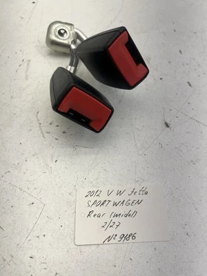 2010-2014 Volkswagen Jetta Sportwagen Rear Center Seat Belt Buckle OEM. Foto 1 de 4