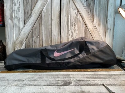 Bolsa de equipo Nike negra y rosa Foto 1 de 4