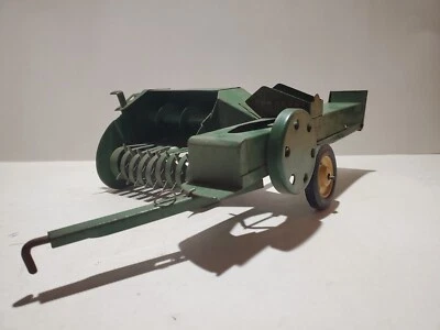 Vintage Eska Tru-Scale John Deere 14T Hay Baler 1:16 Scale 50's Farm Tractor Toy - Image 1 of 4