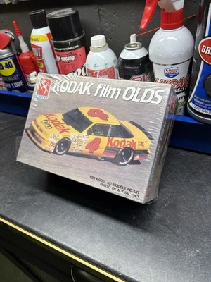 AMT/ERTL, PELÍCULAS KODAK OLDSMOBILE NASCAR: escala 1/25  Foto 1 de 4