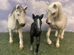 Schleich Lipizzaner Family. Grey Mare 2001, White Stallion 2004, Black Foal 2004 - Picture 1 of 10