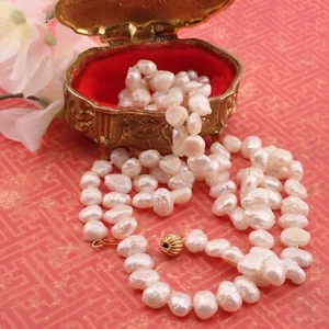 Collana vintage 585 14k chiusura YG bianca 5-6 mm perle d'acqua dolce 33" annodata - Foto 1 di 4