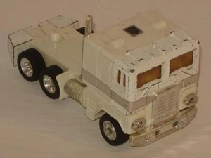 G1 TRANSFORMER AUTOBOT ULTRA MAGNUS CAB LOT # 1 LOOSE/INCOMPLETE "RUBBER WHEELS" - Picture 1 of 1