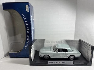 MotorMax 1:18 1964 Mustang Hardtop Diecast Auto Sea Foam grün LESEN - Bild 1 von 19