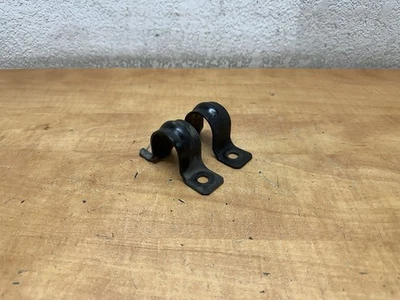 Пара оригинальных кронштейнов для крепления передней стабилизатора подвески 90–96 Nissan 300zx Z32 NA L/R - Изображение 1 из 4