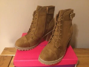 Dolcis “Maude” Botines Tacón Alto Bloque, Talla 5, Tostado - NUEVOS PRECIO DE VENTA SUGERIDO POR EL FABRICANTE 45,99 £ - Imagen 1 de 8
