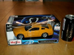 2006 FORD MUSTANG GT, MAISTO BRAND, DIE CAST METAL FACTORY BUILT CAR TOY, 1:24 - Picture 1 of 12