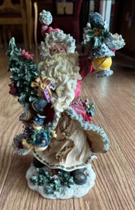 GRANDE STATUINA BABBO NATALE RESINA 12" CON LANTERNA E ALBERO DI NATALE - Foto 1 di 5