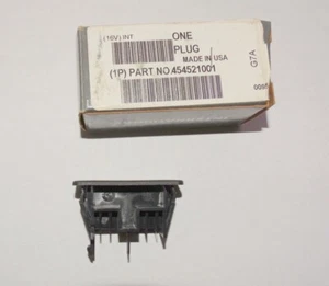 NUEVO ENCHUFE INTERNACIONAL PLÁSTICO 454521001 - Imagen 1 de 1