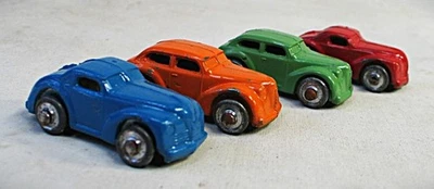 Lote De Colección De 4 Coches Pequeños Die Cast - 2 Cupés Y 2 Sedanes Foto 1 de 4