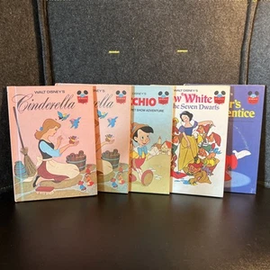 Libri vintage Il meraviglioso mondo della lettura di Walt Disney 4 titoli classici 1970-80 - Foto 1 di 5