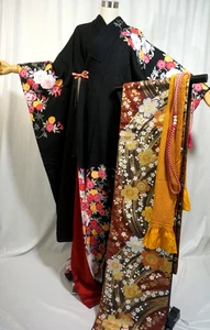 Kimono japonés SEDA "FURISISODE" con Obi, un conjunto de cuatro artículos, hoja SIL, L5'6".4576 - Imagen 1 de 14