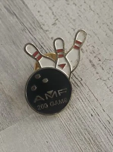 200 Game AMF Vintage Enamel Bowling Pin Award Pin Back JE - Picture 1 of 2