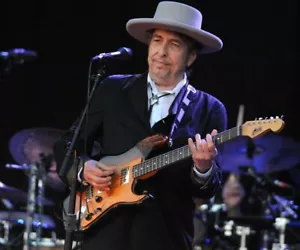 BOB DYLAN 8X10 GLOSSY PHOTO PICTURE IMAGE #3 - Picture 1 of 1