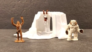VINTAGE 1982 STAR WARS MICRO COLLECTION HOTH WAMPA CAVE PLAYSET NEAR COMPLETE - Bild 1 von 6