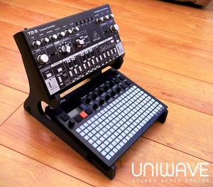 UNIWAVE Polyend Play / Synth / Tracker + Behringer TD3/RD6 VALCHROMAT Dual Stand - Bild 1 von 4
