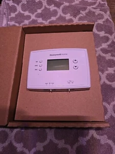 Honeywell 5-2 Day Programmable Thermostat with Backlight RTH2300B - Picture 1 of 5