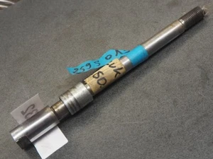 SUZUKI T250- 1974 FRONT WHEEL AXLE  8732 - Bild 1 von 4