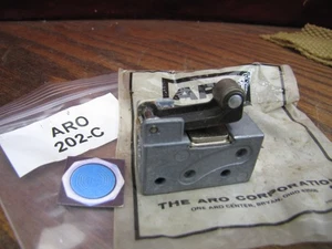 ARO Ingersoll Rand Short Hinge Roller Lever Actuator Valve part # 202-C - Picture 1 of 6