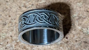 CELTIC KNOT DESIGN STAINLESS STEEL RING SIZE 7.5 / WRONGWAY052 - Picture 1 of 8