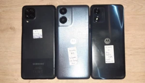 SAMSUNG GALAXY A12 + MOTOROLA E13 + MOTOROLA - LOT - HS - A REPARER - Pour Pièce - Photo 1/22