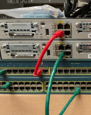 Cisco CCNA LAB KIT IOS 15 Routers with lab examples. - Image 1 of 2