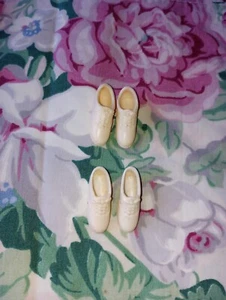 Vintage Barbie Yellowstone Kelley Puppe Original weiß TENNISSCHUHE Korea Kelly - Bild 1 von 8