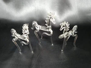 3 Mini Pferde mundgeblasene Klarglas Figur Figur Deko Tier Pferde Neu - Bild 1 von 11