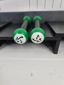 Zumba Toning Sticks Set, 2 Green Shaker Workout Weights Dumbbells 1 lb ea. - Picture 1 of 4