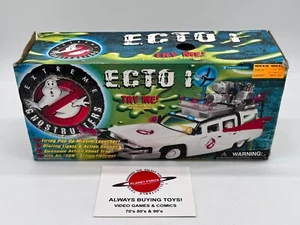 Ecto-1 1997 completo con caja e insertos vehículo extremo Ghostbusters de colección - Imagen 1 de 5