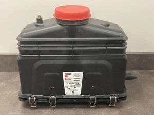 Fleetguard Direct Flow Air System Housing - AH55677 Air Cleaner W/ Filters - Picture 1 of 7