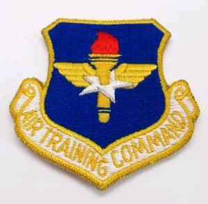 Parche del Comando de Entrenamiento Aéreo de la USAF Azul Amarillo Bordado Hierro De Colección - Imagen 1 de 6