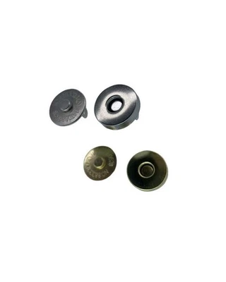 Bottone Alette Chiusura Magnete Calamita Ottone Dimensione 18 Mm H Chiuso 23 mm  - Immagine 1 di 3