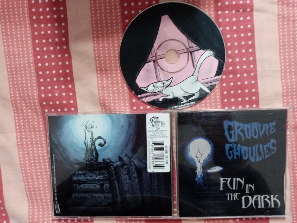 GROOVIE GHOULIES - FUN IN THE DARK  - CD - Immagine 1 di 1