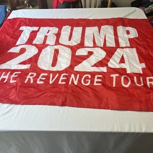 Donald Trump The Revenge Tour 2024 Bandera Roja y Blanca 5' Largo x 3' Ancho - Imagen 1 de 1