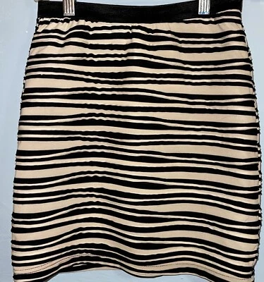 ya Los Angeles Women’s Black & Cream Lightweight Striped Mini Skirt Size Small - Image 1 of 4