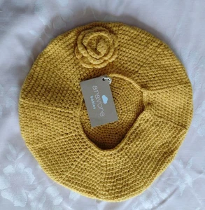 Aravore Babies Hand Crochet Beret with Rose Flower 2 years - Picture 1 of 5