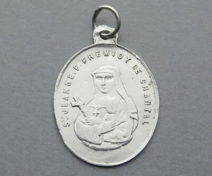 Antiguo colgante francés de plata religiosa. San Francisco de Sales. Jane Chantal. - Imagen 1 de 3