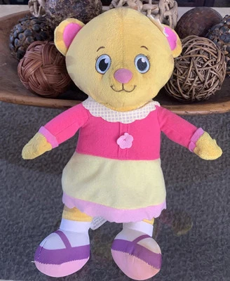 Video* Daniel Tiger Neighborhood Talking Baby Margaret Plush Toy 2019 Batt read! - Image 1 of 4