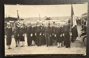 LA CITTÀ SI RIUNISCE IN DEPOSITO PER VEDERE I FIGLI NATIVI FUORI PER LA PRIMA GUERRA MONDIALE TOMALES CA 1918 MARSHALL PM - Foto 1 di 3