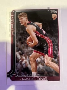 2025-26 Topps Basketball - Kasparas Jakucionis #220 RC FLAGSHIP Miami Heat - Picture 1 of 3